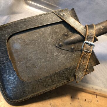 WW2 German Army / waffen SS Entrenching tool dated 1940