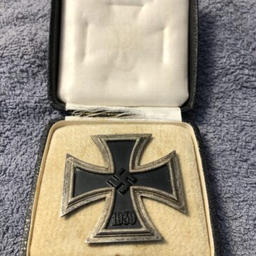 1st class Iron Cross in original case of issue maker mark 4 S&L